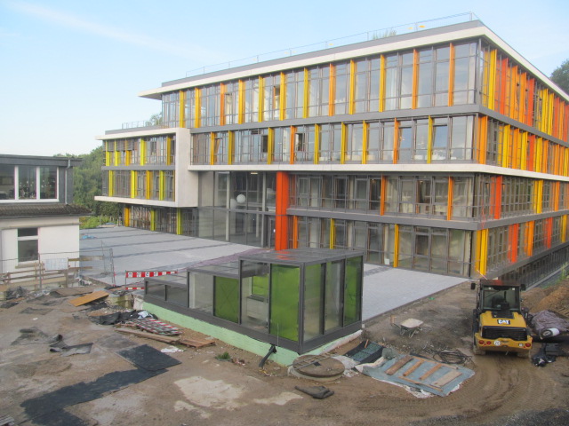 Neubau eines Büro- und Laborgebäudes und Unterfangung eines bestehenden Gebäudes